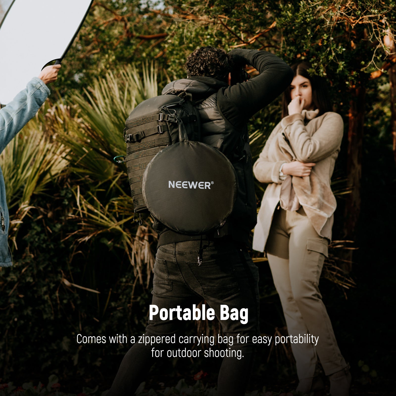 NEEWER RF-80II 5-in-1 Light Reflector Kit includes a portable bag.