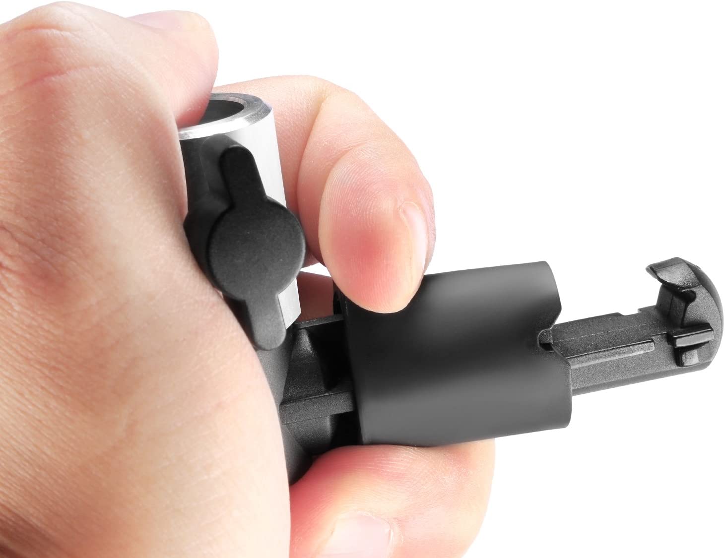 It is quite simple to use NEEWER background and reflector holder clip